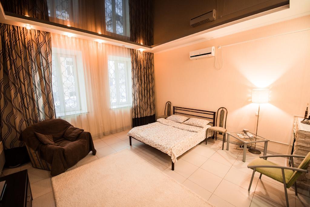Studio Ember At Maidan Konstytutsii Kharkiv Eksteriør bilde